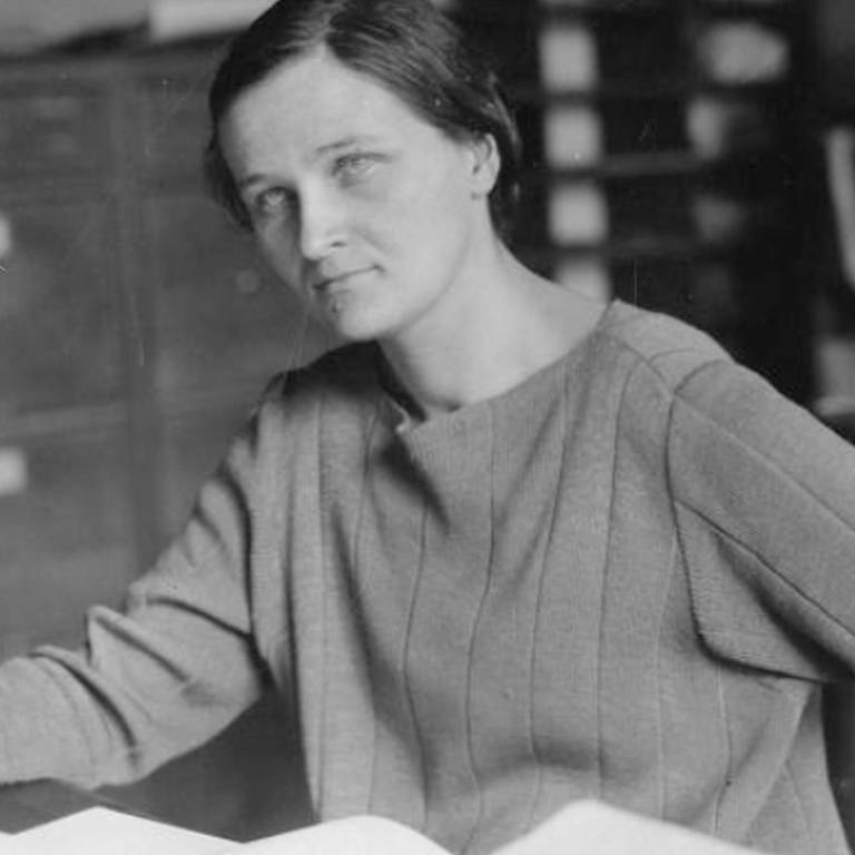 Cecilia Helena Payne Gaposchkin (1900-1979), Astrophysikerin am Harvard College Observatory, war bekannt für ihre Forschung zu Sternspektren